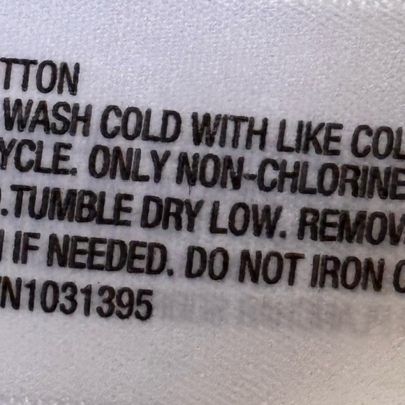 5/$25
NEW with TAGS Universal Thread Goods Co V Neck Tee Cream Short Sleeve 4X - Picture 4 of 8